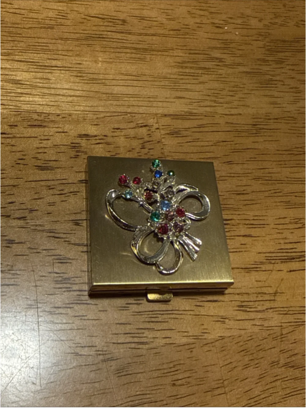 Flair Fifth Avenue vintage compact